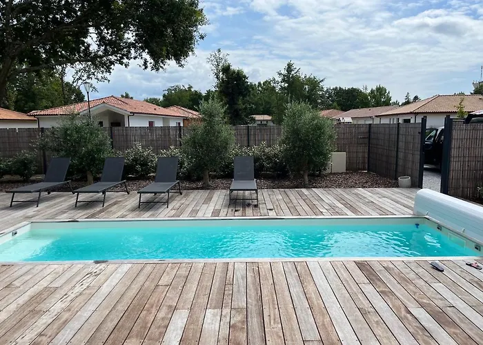 Des Oliviers 8 Personnes Avec Jardin Piscine St Julien En Born Contis Сен-Жюльен-ан-Борн